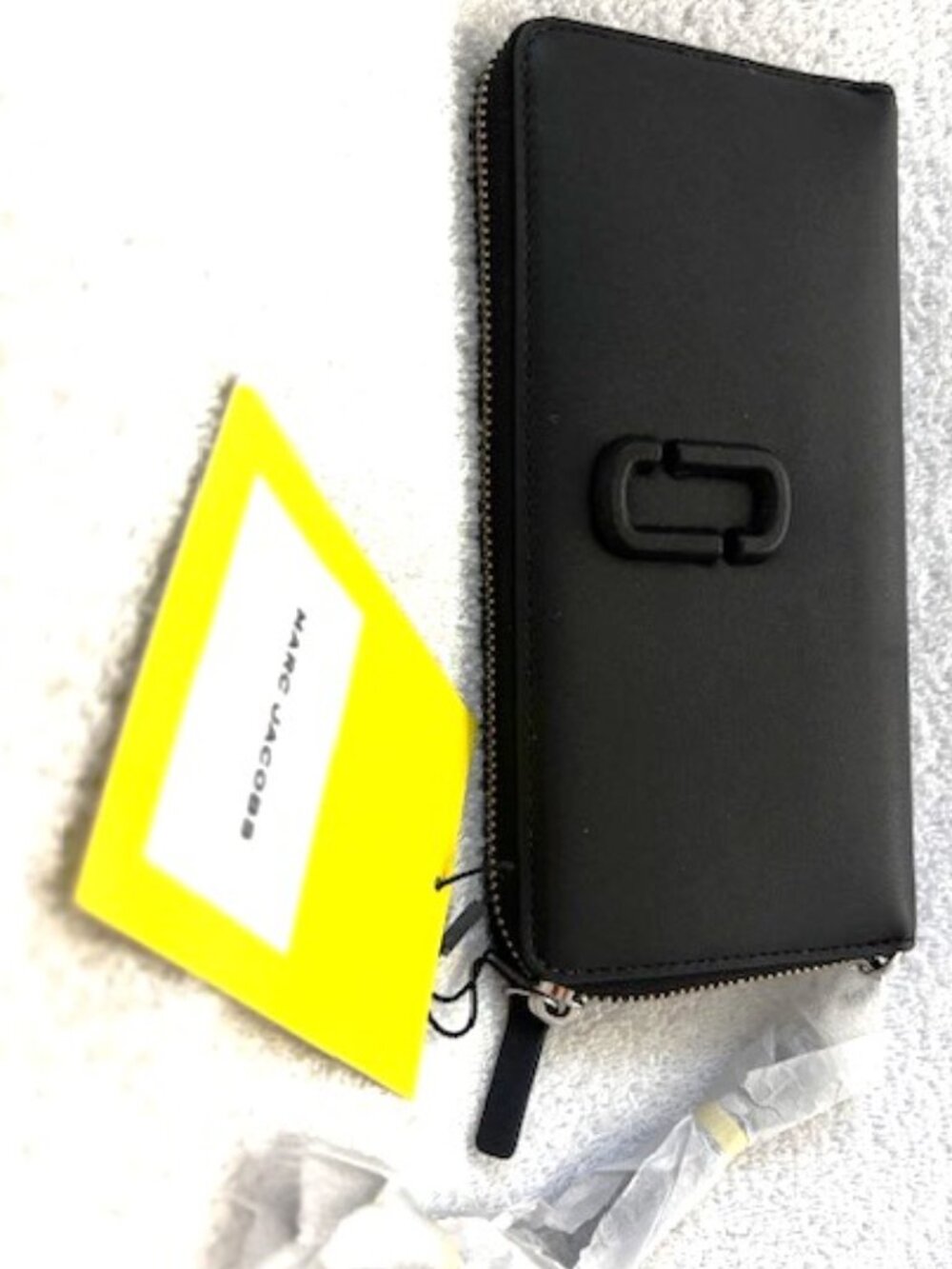 marc jacobs smooth black leather zip closure Double J Continental wristlet NWT